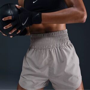 Nike Women's One Dri-FIT Ultra High-Waisted 3" Brief-Lined Shorts size XS